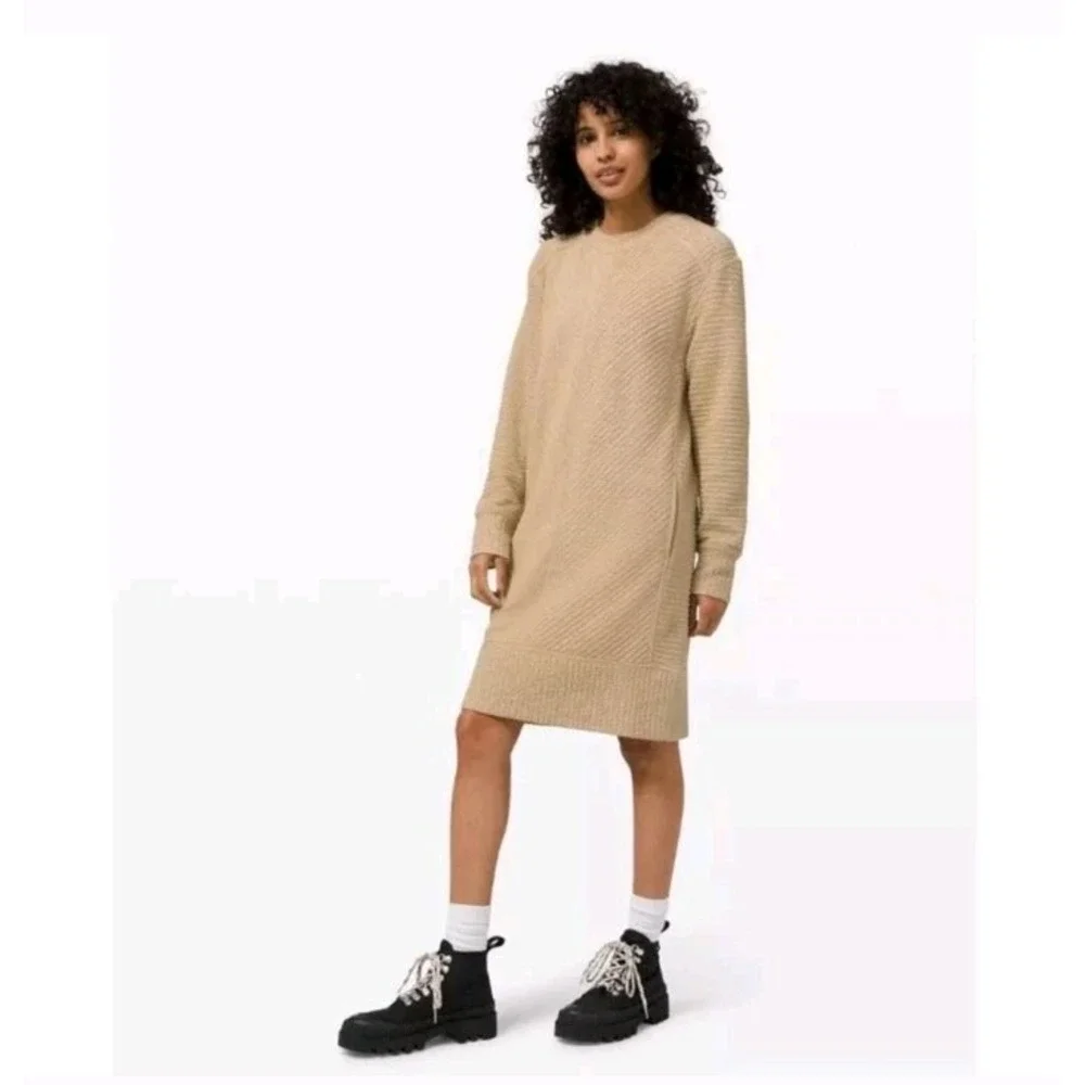 Lululemon On Repeat Long Sleeve Textured Pockets Crew Dress Logo Khaki‎ - Picture 2 of 6